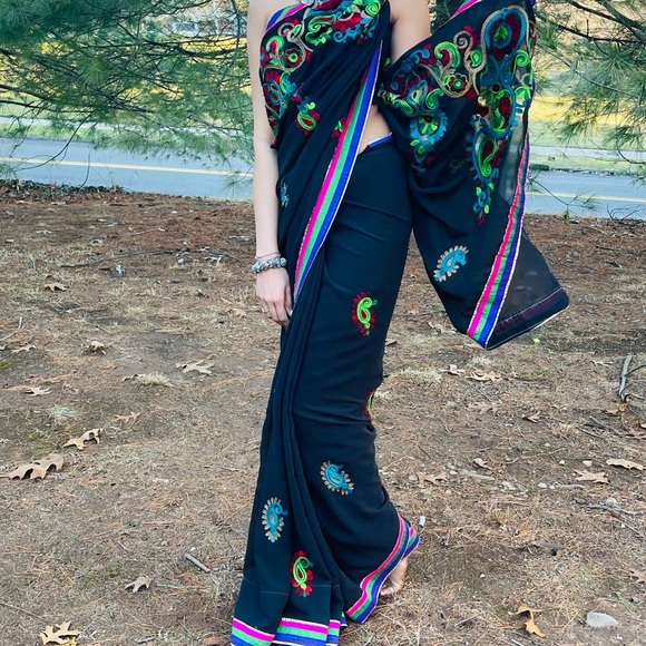 Saree - Picture 4 of 5